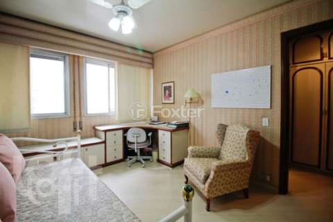 Image 34 - 332004