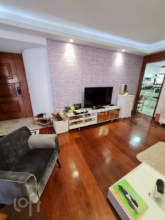 Image 37 - 332104