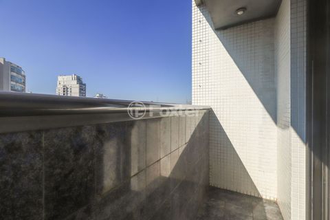 Image 32 - 332623