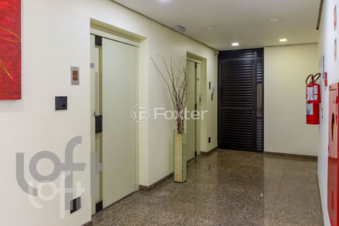 Image 37 - 333400