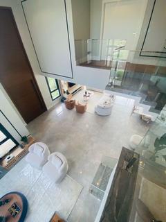 Image 24 - 366525