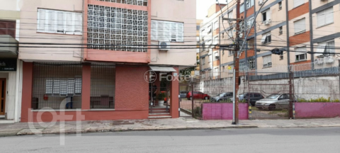 Image 20 - 372695