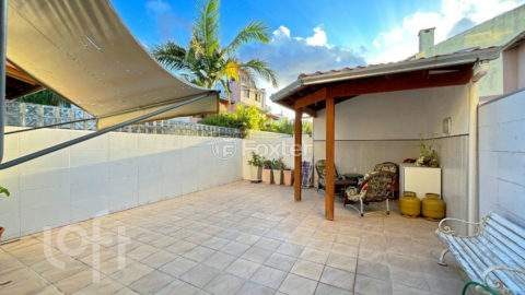 Image 38 - 372703