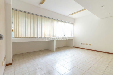 Image 19 - 376928