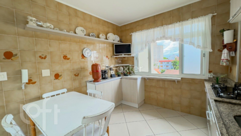 Image 21 - 377085