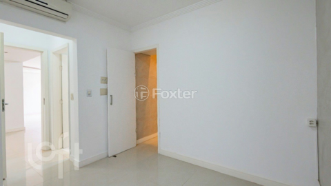 Image 21 - 379420
