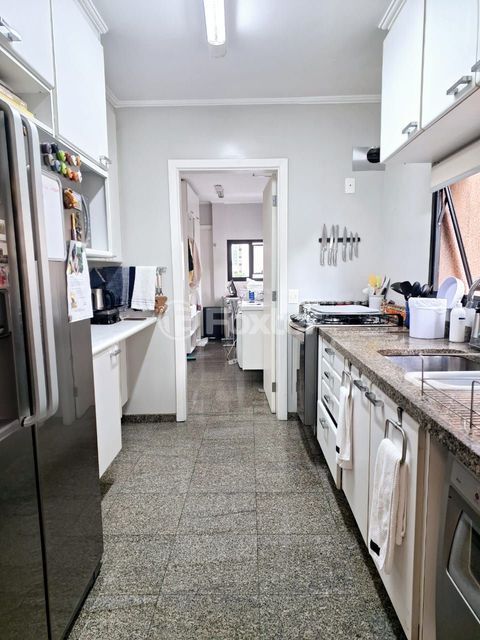 Image 20 - 406295