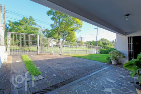 Image 31 - 446182