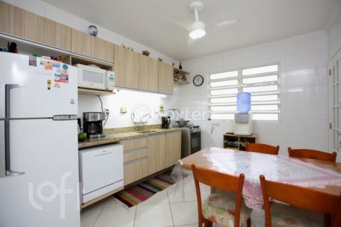 Image 23 - 525372