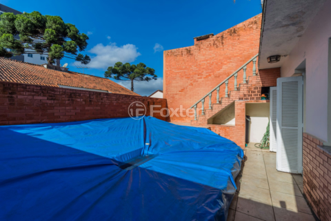 Image 33 - 562049
