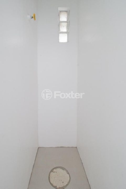Image 17 - 586803