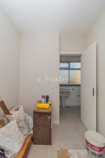 Image 34 - 587879
