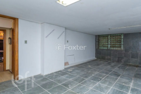 Image 29 - 591882