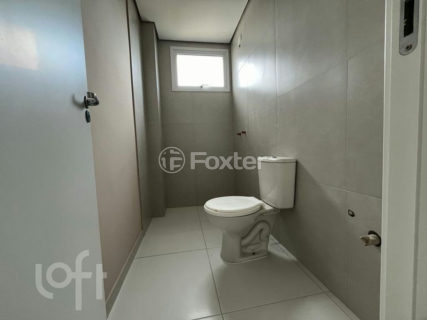 Image 37 - 592632