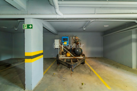 Image 22 - 607458