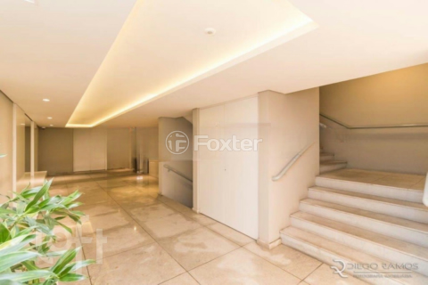 Image 38 - 642898
