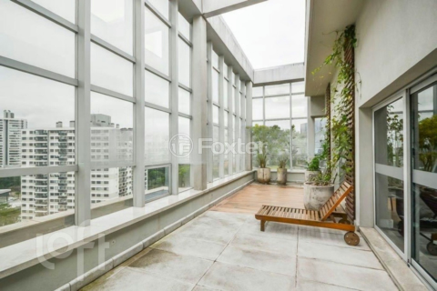 Image 9 - 642898