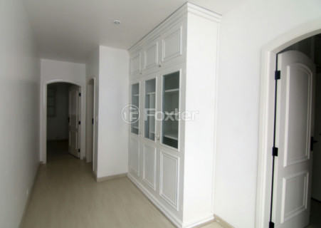 Image 21 - 648551