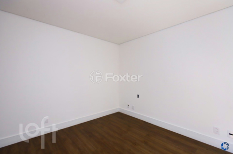Image 30 - 650244