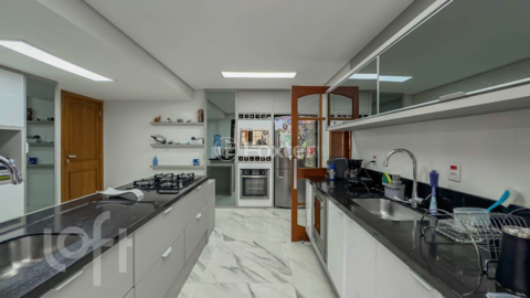 Image 40 - 658732