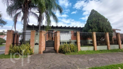 Image 25 - 679385