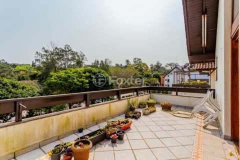 Image 35 - 690990