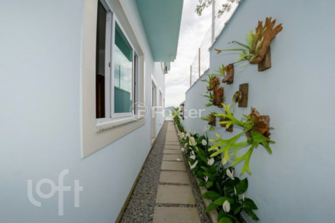 Image 30 - 692043