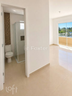 Image 4 - 696010