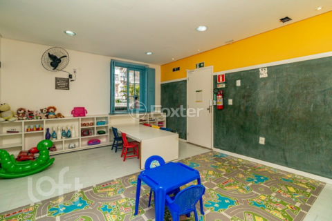Image 39 - 700327