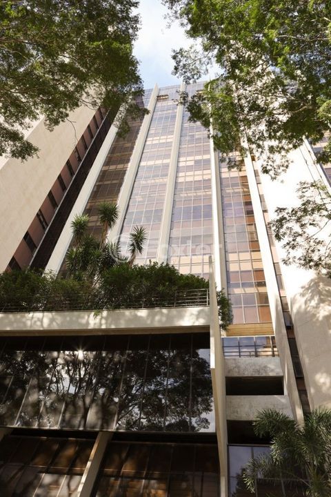Image 52 - 702852