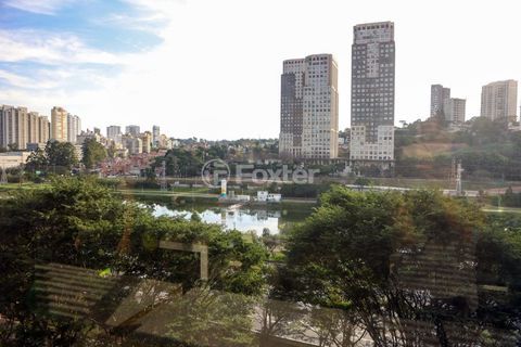 Image 24 - 702852