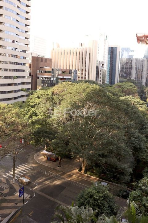 Image 27 - 702852