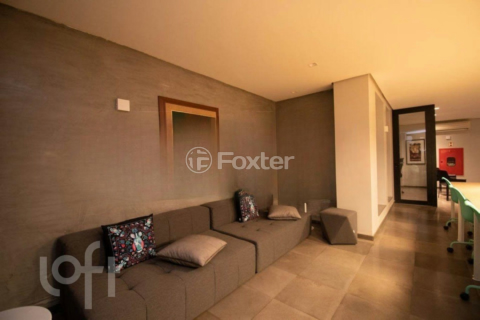 Image 31 - 703818