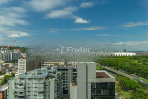 Image 33 - 704023