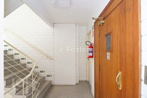 Image 40 - 704049
