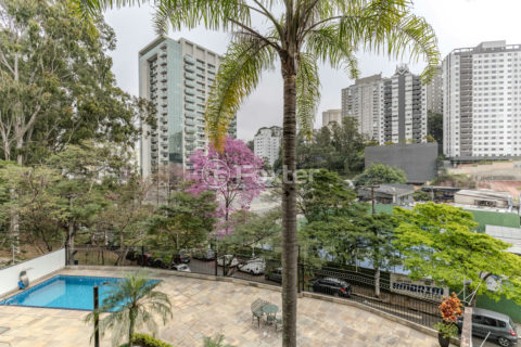 Image 4 - 705789