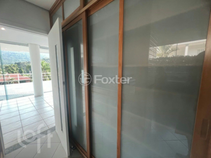 Image 37 - 726160