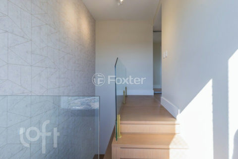 Image 21 - 726677