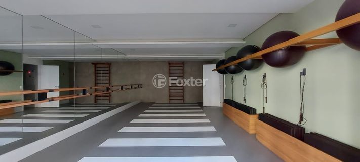 Image 29 - 729352