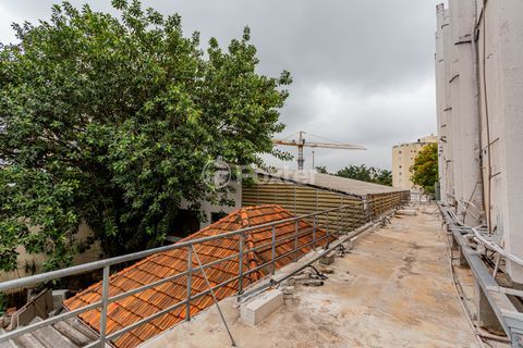 Image 38 - 735377