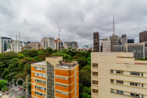 Image 44 - 736617