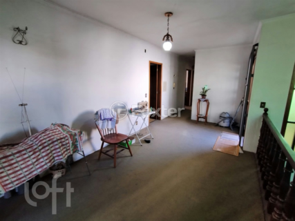 Image 34 - 737368