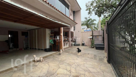 Image 35 - 744541
