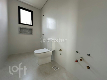 Image 33 - 744737