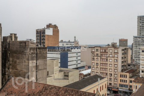 Image 32 - 747529