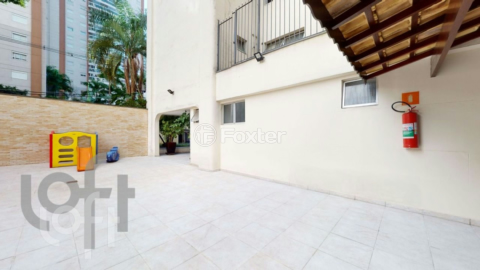 Image 33 - 747700