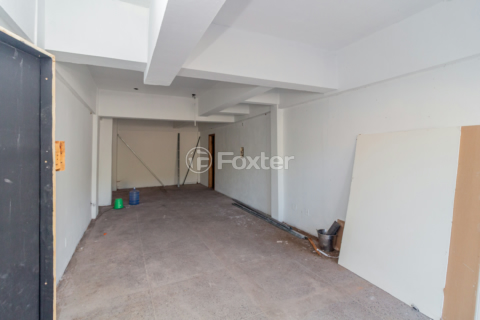 Image 3 - 747757
