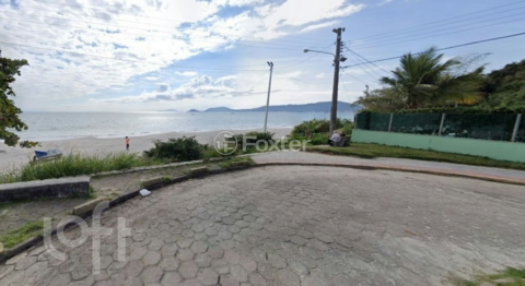 Image 21 - 748108