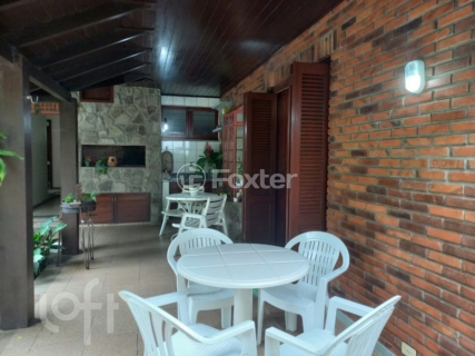 Image 44 - 748553