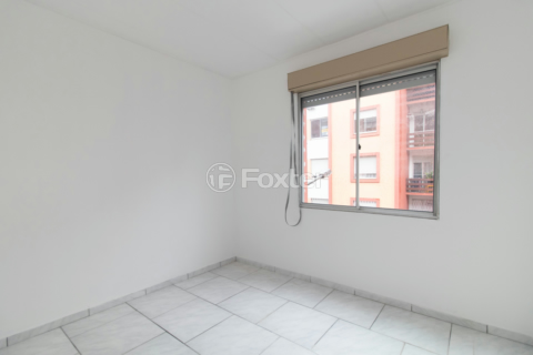 Image 6 - 748921